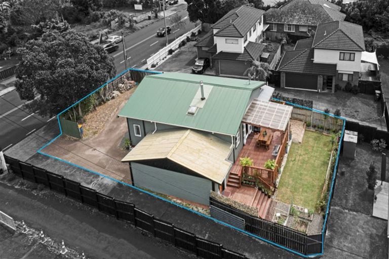 Photo of property in 275 Great North Road, Henderson, Auckland, 0612