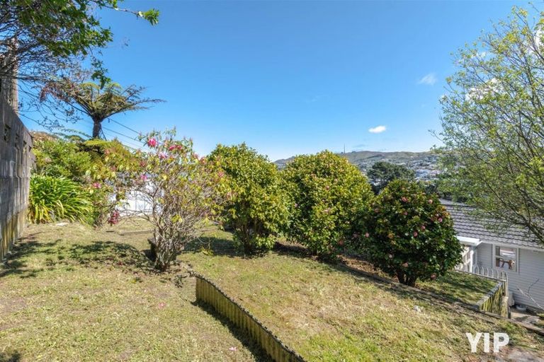 Photo of property in 102 Helston Road, Paparangi, Wellington, 6037