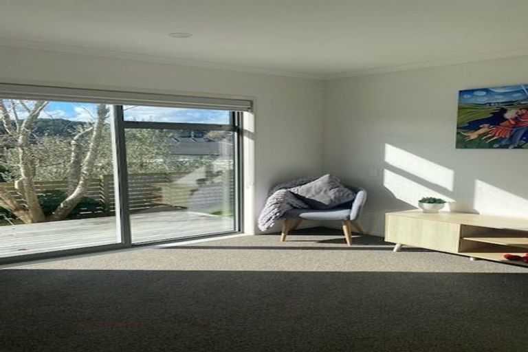 Photo of property in 2 Hooton Drive, Kumeu, 0810