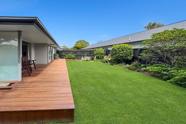 Photo of property in 1/10 Searells Road, Strowan, Christchurch, 8052
