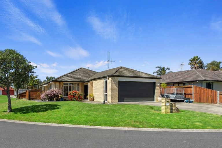 Photo of property in 12 Beachmere Place, Papamoa Beach, Papamoa, 3118