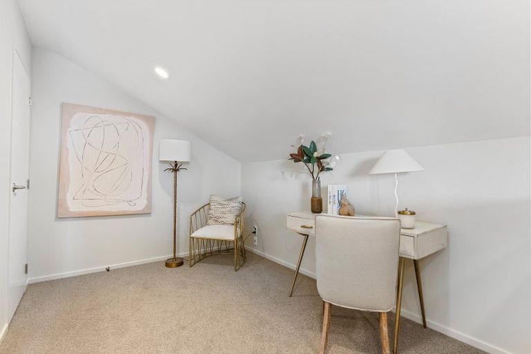 Photo of property in 79 Kirikiri Drive, Papakura, 2110