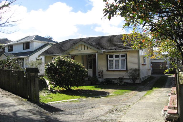 Photo of property in 38 Chamberlain Road, Karori, Wellington, 6012
