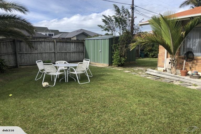 Photo of property in 1/34 Walton Street, Red Beach, 0932