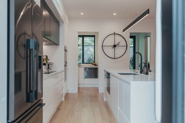 Photo of property in 26b Hythe Terrace, Mairangi Bay, Auckland, 0630