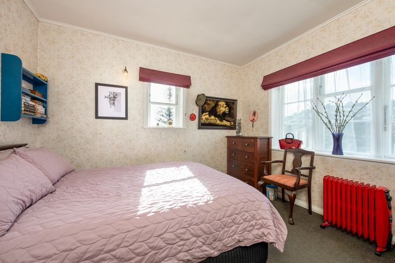 Photo of property in 30 Hindmarsh Street, Johnsonville, Wellington, 6037