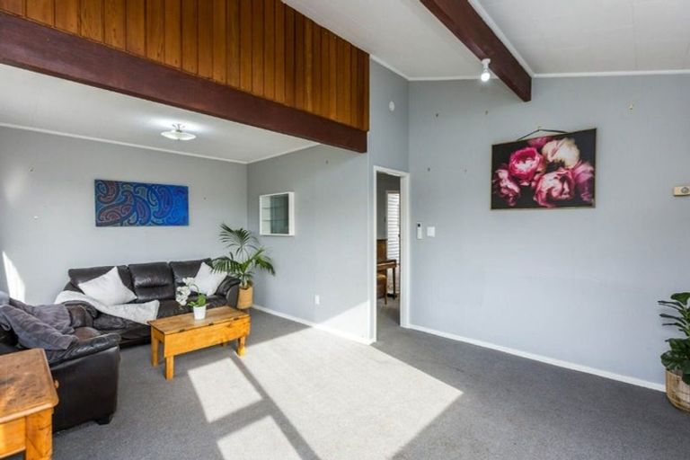 Photo of property in 15 Holborn Drive, Stokes Valley, Lower Hutt, 5019