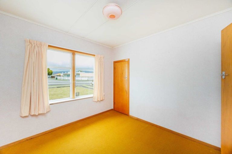 Photo of property in 11 Bartholomew Road, Levin, 5510