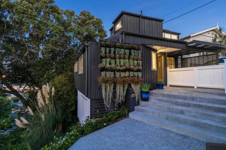 Photo of property in 91 Princes Street, Northcote Point, Auckland, 0627