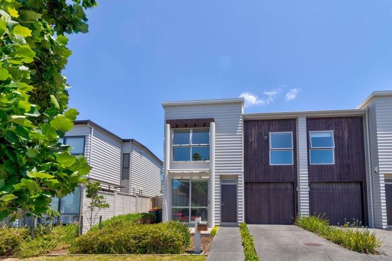 Photo of property in 11 Costa Viva Crescent, Karaka, Papakura, 2113