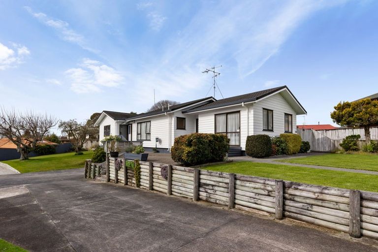 Photo of property in 43 Lansdowne Crescent, Glenview, Hamilton, 3206