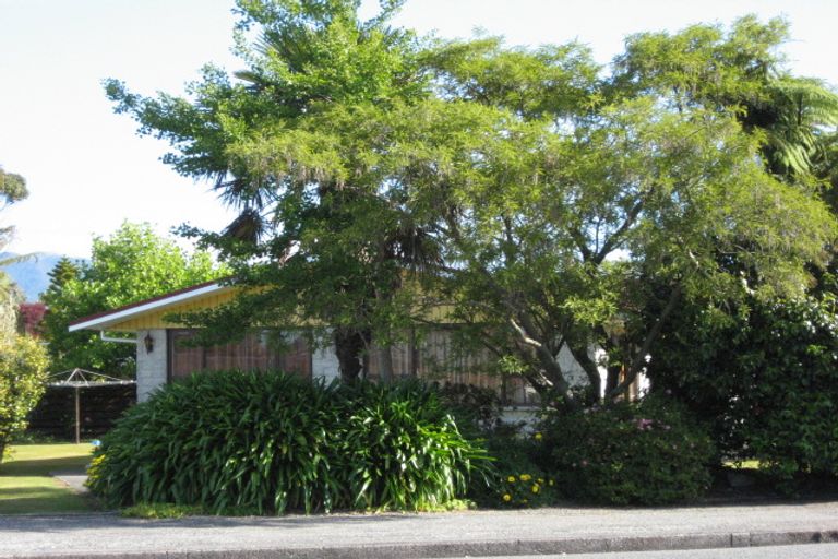 Photo of property in 40 Brougham Street, Westport, 7825