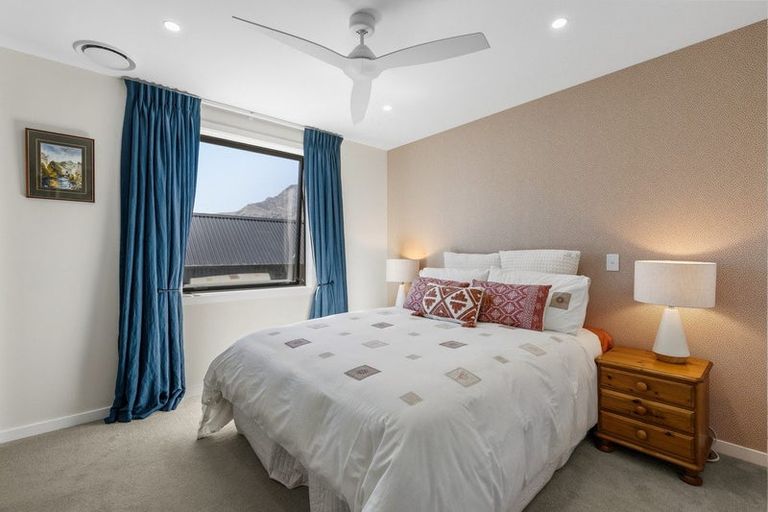 Photo of property in 15 Muster Road, Jacks Point, 9371