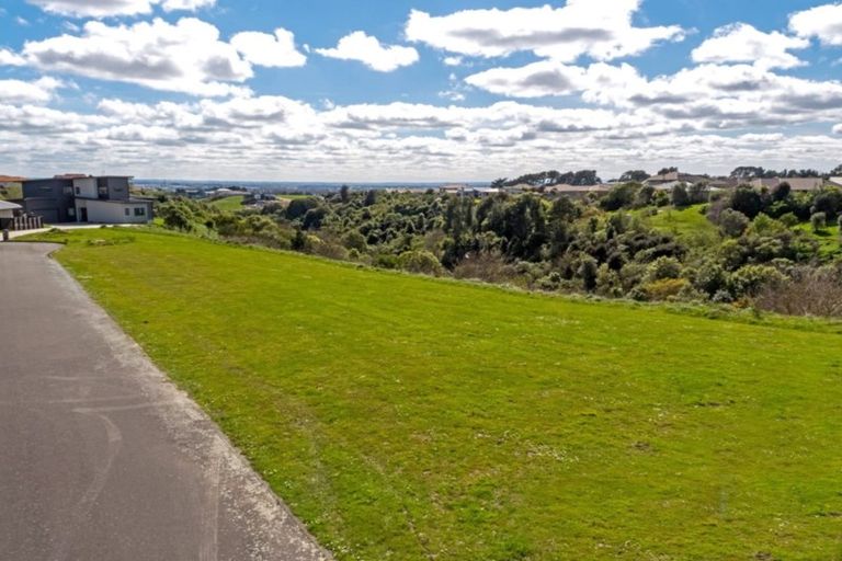 Photo of property in 24 Silkwood Place, Fitzherbert, Palmerston North, 4410