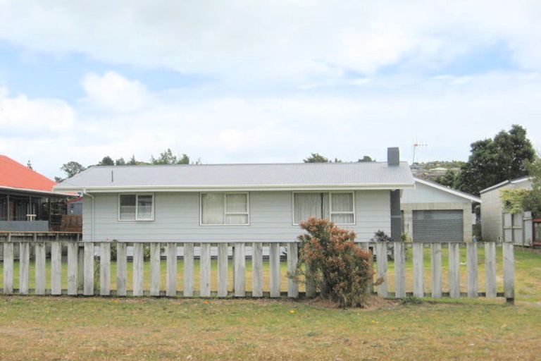 Photo of property in 221 Kiwi Road, Whangamata, 3620