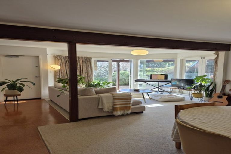 Photo of property in 34 Townsend Road, Miramar, Wellington, 6022