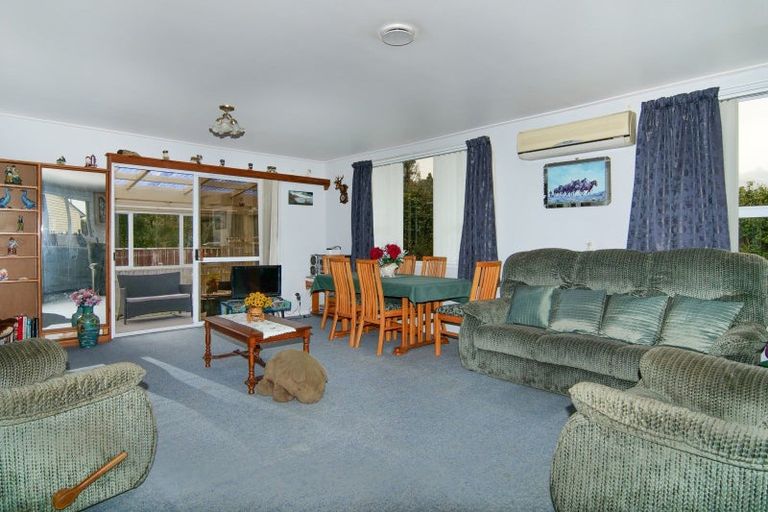 Photo of property in 62 Domett Street, Westport, 7825