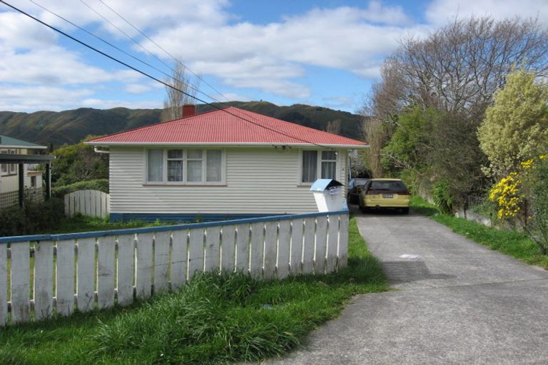 Photo of property in 6 Karaka Street, Wainuiomata, Lower Hutt, 5014