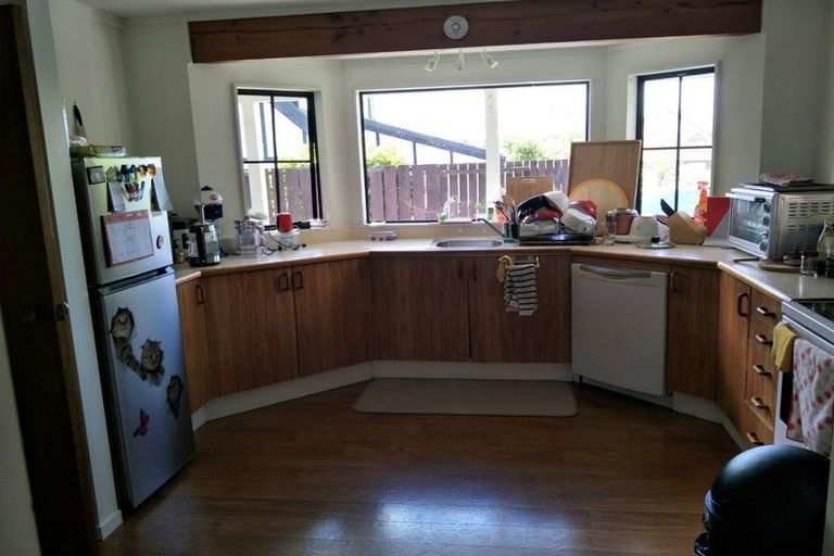 Photo of property in 10 Flinders Place, Johnsonville, Wellington, 6037