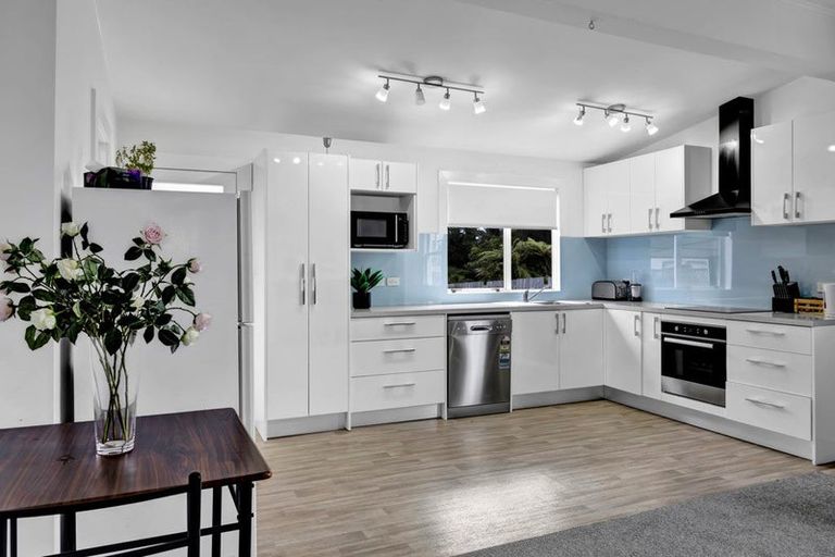 Photo of property in 6 Ford Street, Stratford, 4332