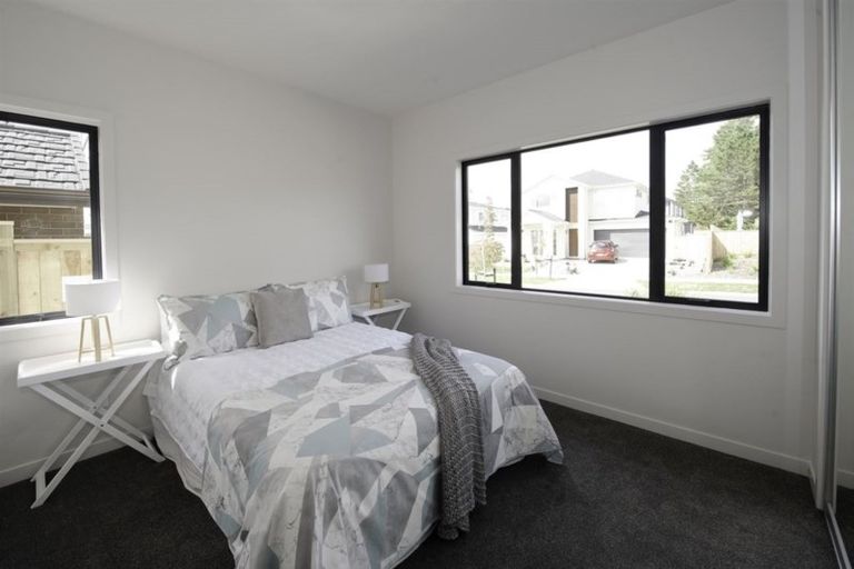 Photo of property in 17 Papa Orchard Drive, Kumeu, 0810