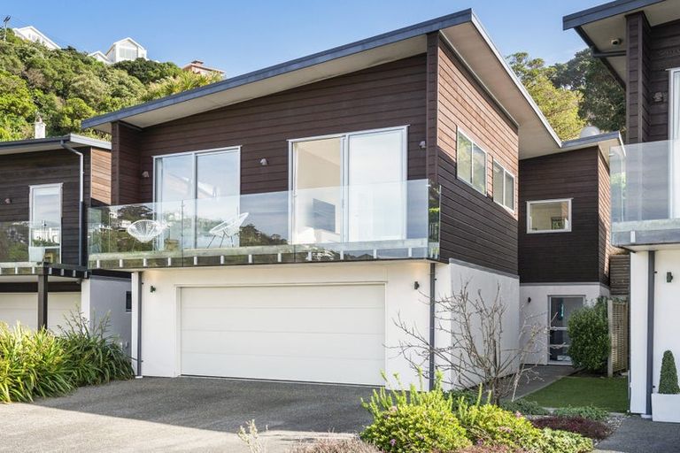 Photo of property in 94 Awa Road, Seatoun, Wellington, 6022