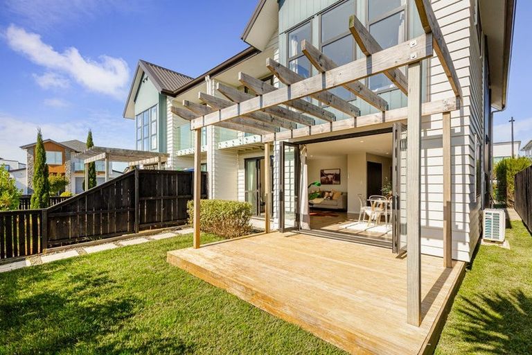 Photo of property in 9 Irving Place, Hobsonville, Auckland, 0616