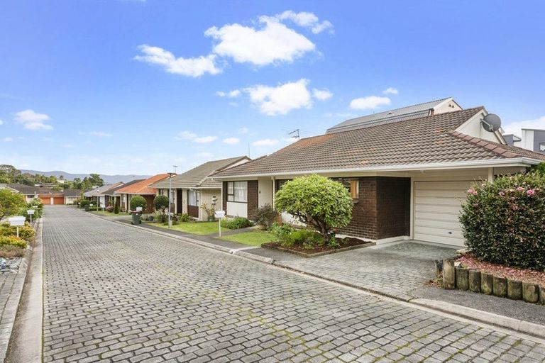 Photo of property in 2/248 Great North Road, Henderson, Auckland, 0612