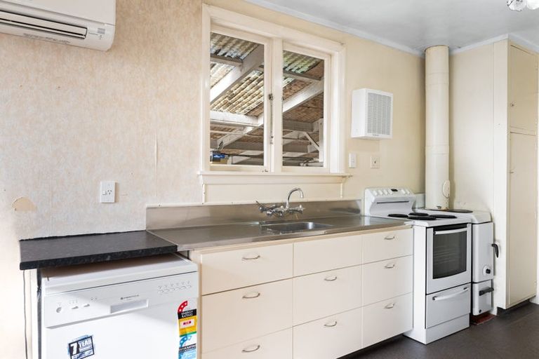 Photo of property in 126 Wellington Street, Picton, 7220