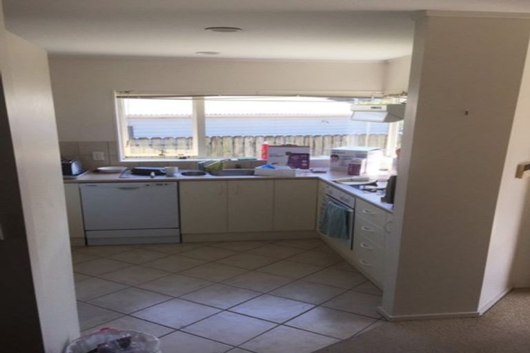 Photo of property in 20a Justin Place, Te Atatu Peninsula, Auckland, 0610
