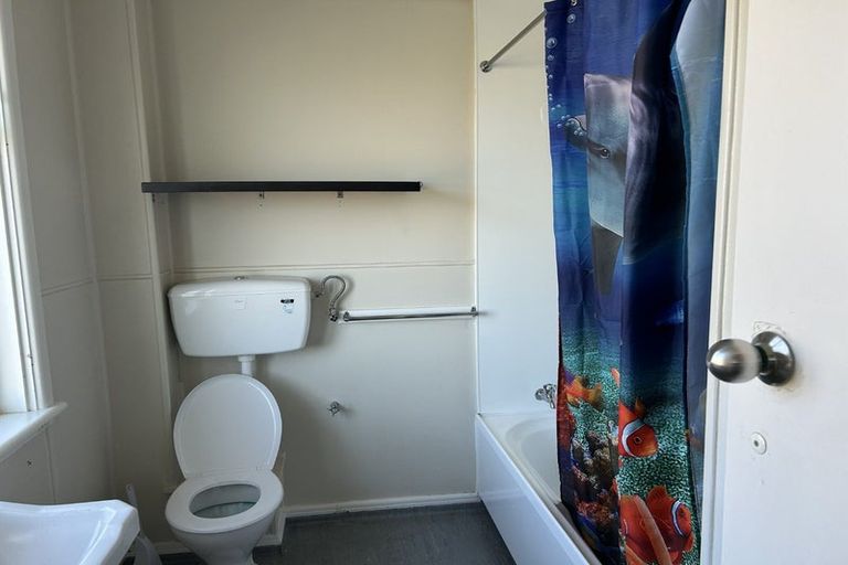 Photo of property in 8-10 Dix Crescent, Riversdale, Blenheim, 7201