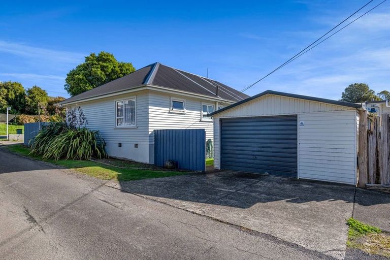 Photo of property in 63 Bayly Road, Blagdon, New Plymouth, 4310