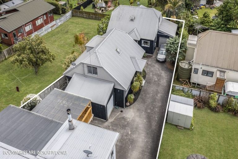 Photo of property in 2/28 Holiday Road, Stanmore Bay, Whangaparaoa, 0932