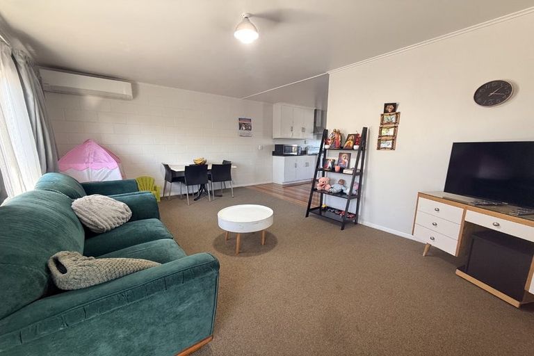 Photo of property in 2/204a Park Road South, Akina, Hastings, 4122