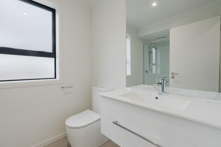Photo of property in 1/12 Ruakiwi Road, Hamilton Lake, Hamilton, 3204