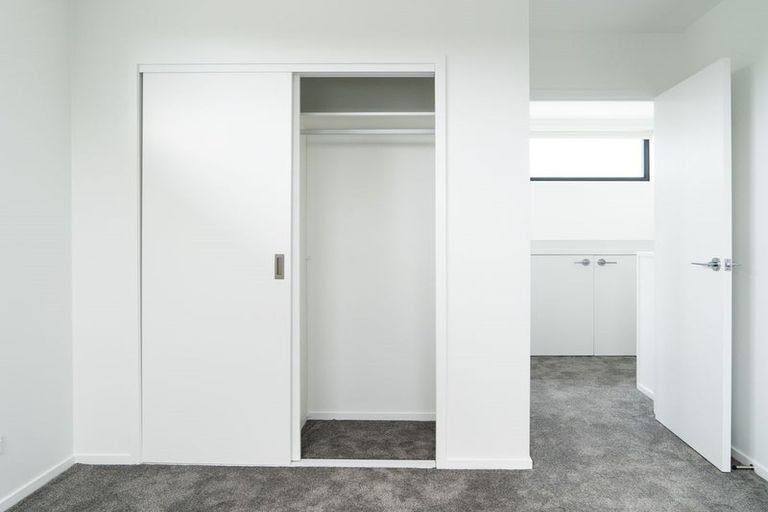Photo of property in 52a Vodanovich Road, Te Atatu South, Auckland, 0610