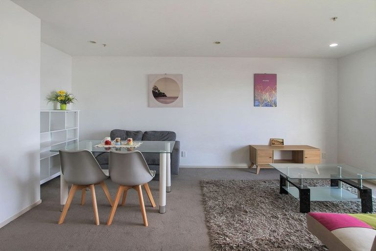 Photo of property in 5b/10 Crown Lynn Place, New Lynn, Auckland, 0600