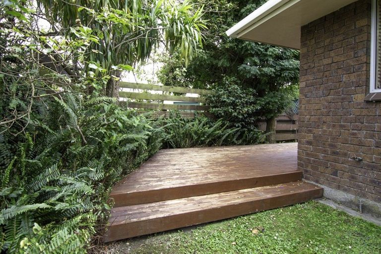 Photo of property in 8a Earl Place, Hokowhitu, Palmerston North, 4410