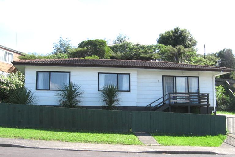 Photo of property in 2 Fernhaven Place, Massey, Auckland, 0614