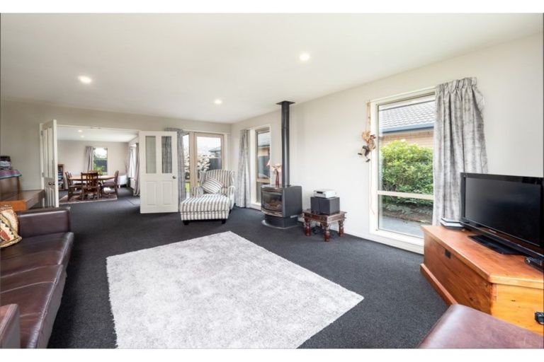 Photo of property in 92 Milns Road, Halswell, Christchurch, 8025