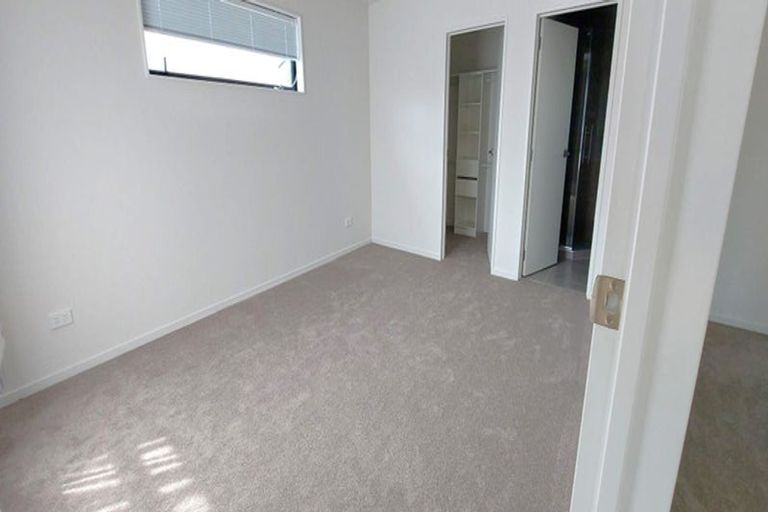 Photo of property in 20b Mackenzie Street, Te Atatu South, Auckland, 0610