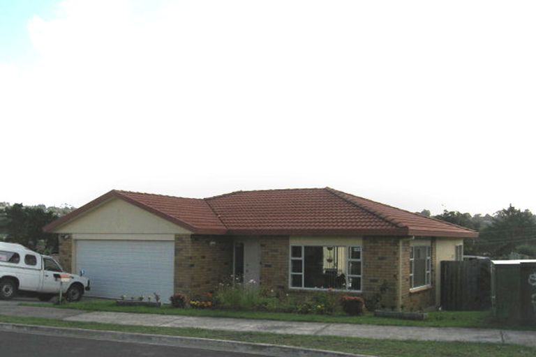 Photo of property in 11 Ginders Drive, Massey, Auckland, 0614
