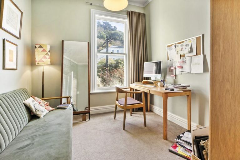 Photo of property in 12 Burnell Avenue, Thorndon, Wellington, 6011