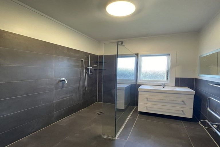 Photo of property in 87 Don Buck Road, Massey, Auckland, 0614