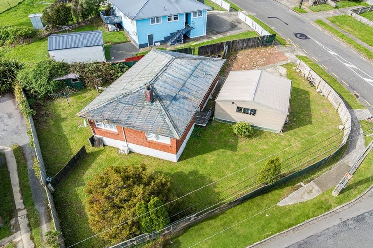 Photo of property in 28 Durham Street, Cannons Creek, Porirua, 5024