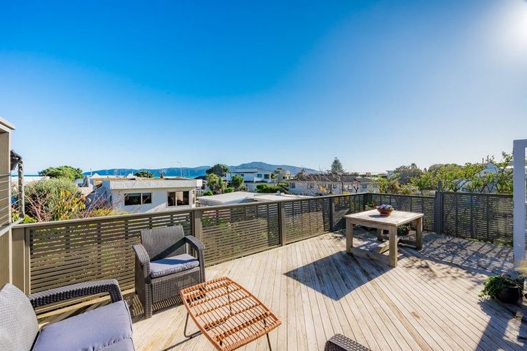 Photo of property in 118 Seaview Road, Paraparaumu Beach, Paraparaumu, 5032