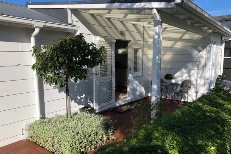 Photo of property in 25 Falkirk Avenue, Seatoun, Wellington, 6022