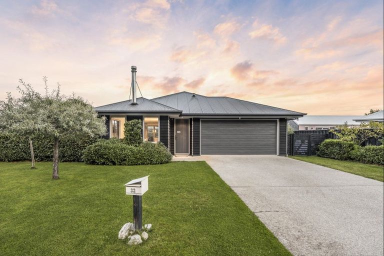 Photo of property in 32 Quinnat Street, Albert Town, Wanaka, 9305