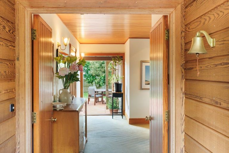 Photo of property in 96 Clifton Terrace, Fitzherbert, Palmerston North, 4410