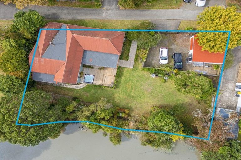 Photo of property in 1 Green Lane, Helensville, 0800